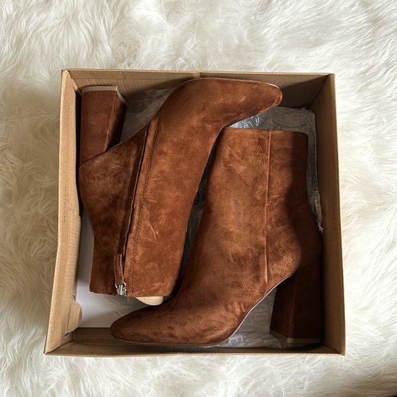 Steve Madden Embry Chestnut Suede Block Heel Square Toe Ankle Boots Brazil 8.5 - Picture 12 of 12